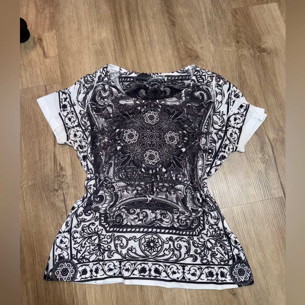 Elegant Black and White Women's Short Sleeve Top